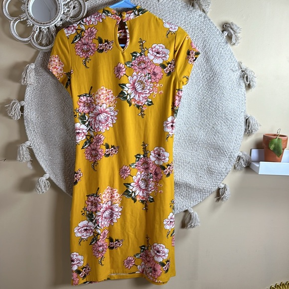 No boundaries gold floral dress - Picture 5 of 7